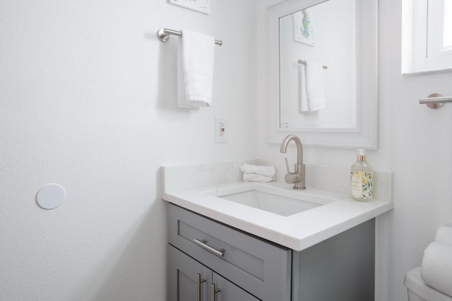 Walk Everywhere! 1-Bedroom Gem In Downtown Hub New Port Richey Exteriér fotografie